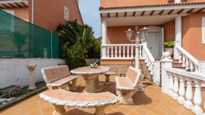Chalet en venta en Calle de Miguel de Cervantes, cerca de Calle de Benito Pérez Galdós, Zona de las Cárcavas-Arroyo del Bosque (Arroyomolinos) de 579.900 €