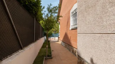Chalet en venta en Calle de Miguel de Cervantes, cerca de Calle de Benito Pérez Galdós, Zona de las Cárcavas-Arroyo del Bosque (Arroyomolinos) de 579.900 €