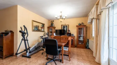 Chalet en venta en Calle de Miguel de Cervantes, cerca de Calle de Benito Pérez Galdós, Zona de las Cárcavas-Arroyo del Bosque (Arroyomolinos) de 579.900 €