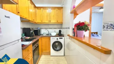 Pis – Torrevieja, Urbanización Calas Blancas - Més