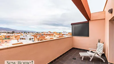 Top-floor apartment on Calle Victoria de los Ángeles photo 4