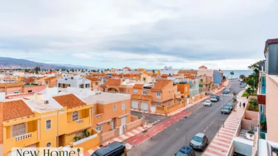 Top-floor apartment on Calle Victoria de los Ángeles photo 7