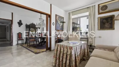 Apartment on Avenida de la República Argentina photo 4
