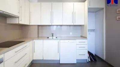 Apartment on Calle de José de la Cámara photo 28