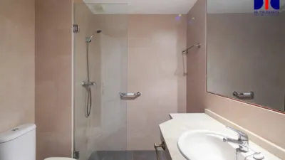 Apartment on Calle de José de la Cámara photo 35
