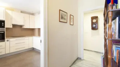 Apartment on Calle de José de la Cámara photo 6