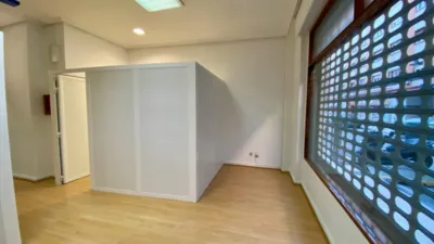 Local comercial en alquiler en La Calzada - Vista 2