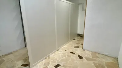 Local comercial en alquiler en La Calzada - Vista 3
