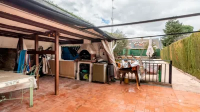 Casa adosada en venta en Calle de Sierra Morena, Zona de las Cárcavas-Arroyo del Bosque (Arroyomolinos) de 479.900 €