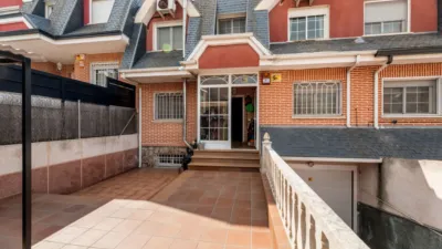 Casa adosada en venta en Calle de Sierra Morena, Zona de las Cárcavas-Arroyo del Bosque (Arroyomolinos) de 479.900 €