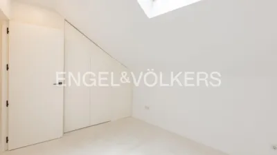Ático en alquiler en Calle de la Madera, cerca de Calle del Pez - Imagen 14