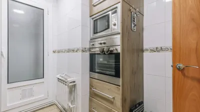 Apartment on Carrer de les Escoles Pies photo 17