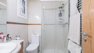 Apartment on Carrer de les Escoles Pies photo 28