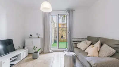 Apartment on Carrer de les Escoles Pies photo 2