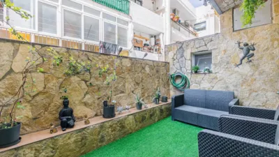 Apartment on Carrer de les Escoles Pies photo 9
