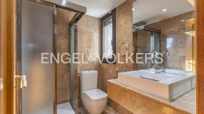 Casa en alquiler en L'Eixample-Torreblanca, L'Eixample-Torreblanca (Sant Cugat del Vallès) de 6.800 €<span>/mes</span>