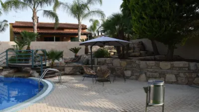 Casa en alquiler en Riba-Roja de Túria, Riba-roja de Túria de 2.500 €<span>/mes</span>