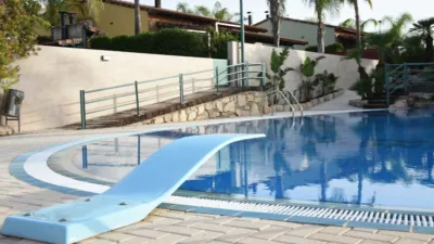 Casa en alquiler en Riba-Roja de Túria, Riba-roja de Túria de 2.500 €<span>/mes</span>