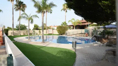 Casa en alquiler en Riba-Roja de Túria, Riba-roja de Túria de 2.500 €<span>/mes</span>