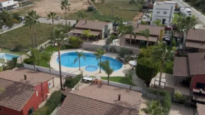 Casa en alquiler en Riba-Roja de Túria, Riba-roja de Túria de 2.500 €<span>/mes</span>