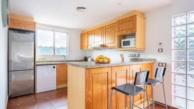 Casa en alquiler en Riba-Roja de Túria, Riba-roja de Túria de 2.500 €<span>/mes</span>