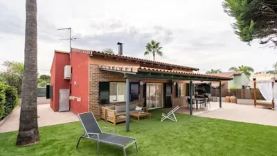 Casa en alquiler en Riba-Roja de Túria, Riba-roja de Túria de 2.500 €<span>/mes</span>