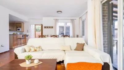 Casa en alquiler en Riba-Roja de Túria, Riba-roja de Túria de 2.500 €<span>/mes</span>