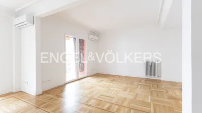 Apartamento en alquiler en Calle Marceliano Santa María - Imagen 2
