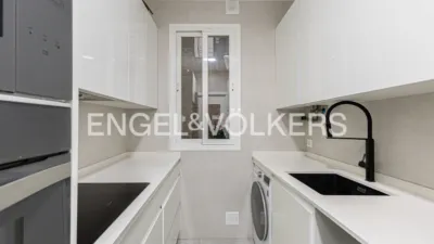 Apartment on Don Ramón de la Cruz Street photo 9