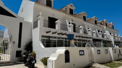 Terraced house in Urbanización Pueblo Castillo street photo 9