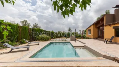 Casa en alquiler en Carrer de la Foia de Bunyol, Urbanizaciones Cumbres de Calicanto-Manyes-Barbeta (Torrent) de 1.950 €<span>/mes</span>