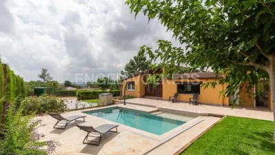Casa en alquiler en Carrer de la Foia de Bunyol, Urbanizaciones Cumbres de Calicanto-Manyes-Barbeta (Torrent) de 1.950 €<span>/mes</span>