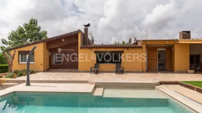 Casa en alquiler en Carrer de la Foia de Bunyol, Urbanizaciones Cumbres de Calicanto-Manyes-Barbeta (Torrent) de 1.950 €<span>/mes</span>