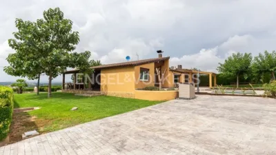 Casa en alquiler en Carrer de la Foia de Bunyol, Urbanizaciones Cumbres de Calicanto-Manyes-Barbeta (Torrent) de 1.950 €<span>/mes</span>