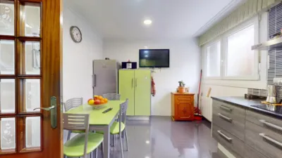 Apartment in Zorrotza photo 2
