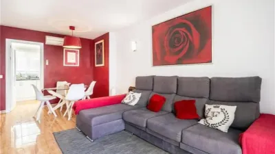 Duplex penthouse with terrace in Can Pastilla, by the sea. Approx. 180m², including approx. 90m² terrace. Living/dining room, fitted and equipped kitchen, 3 double bedrooms with built-in wardrobes, 2 full bathrooms, white lacquered interior joinery, heating/cooling air conditioning, private rooftop terrace of approx. 90m². Privileged location by the sea. photo 4
