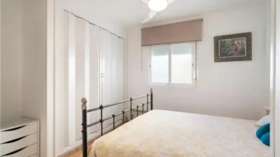 Duplex penthouse with terrace in Can Pastilla, by the sea. Approx. 180m², including approx. 90m² terrace. Living/dining room, fitted and equipped kitchen, 3 double bedrooms with built-in wardrobes, 2 full bathrooms, white lacquered interior joinery, heating/cooling air conditioning, private rooftop terrace of approx. 90m². Privileged location by the sea. photo 9