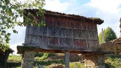 Casa – Abegondo, O Regueiro da Vila - Més
