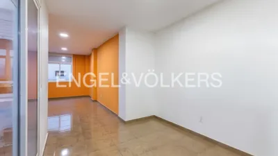 Apartment on Carrer del Comte de Montornés photo 21