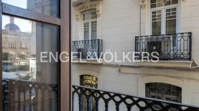 Apartment on Carrer del Comte de Montornés photo 10