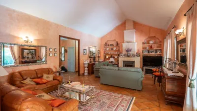 Rustic house on Calle del Serranillo photo 4