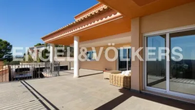 Casa rústica en alquiler en Urbanizaciones Cumbres de Calicanto-Manyes-Barbeta, Urbanizaciones Cumbres de Calicanto-Manyes-Barbeta (Torrent) de 11.900 €<span>/mes</span>