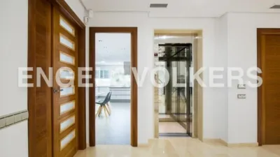 Casa rústica en alquiler en Urbanizaciones Cumbres de Calicanto-Manyes-Barbeta, Urbanizaciones Cumbres de Calicanto-Manyes-Barbeta (Torrent) de 11.900 €<span>/mes</span>