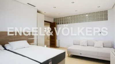 Casa rústica en alquiler en Urbanizaciones Cumbres de Calicanto-Manyes-Barbeta, Urbanizaciones Cumbres de Calicanto-Manyes-Barbeta (Torrent) de 11.900 €<span>/mes</span>