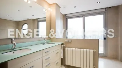 Casa rústica en alquiler en Urbanizaciones Cumbres de Calicanto-Manyes-Barbeta, Urbanizaciones Cumbres de Calicanto-Manyes-Barbeta (Torrent) de 11.900 €<span>/mes</span>