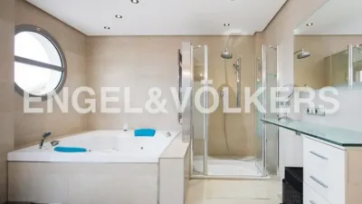 Casa rústica en alquiler en Urbanizaciones Cumbres de Calicanto-Manyes-Barbeta, Urbanizaciones Cumbres de Calicanto-Manyes-Barbeta (Torrent) de 11.900 €<span>/mes</span>
