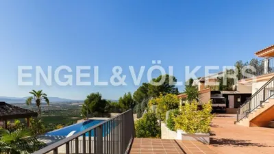 Casa rústica en alquiler en Urbanizaciones Cumbres de Calicanto-Manyes-Barbeta, Urbanizaciones Cumbres de Calicanto-Manyes-Barbeta (Torrent) de 11.900 €<span>/mes</span>