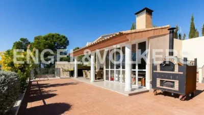 Casa rústica en alquiler en Urbanizaciones Cumbres de Calicanto-Manyes-Barbeta, Urbanizaciones Cumbres de Calicanto-Manyes-Barbeta (Torrent) de 11.900 €<span>/mes</span>