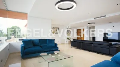 Casa rústica en alquiler en Urbanizaciones Cumbres de Calicanto-Manyes-Barbeta, Urbanizaciones Cumbres de Calicanto-Manyes-Barbeta (Torrent) de 11.900 €<span>/mes</span>