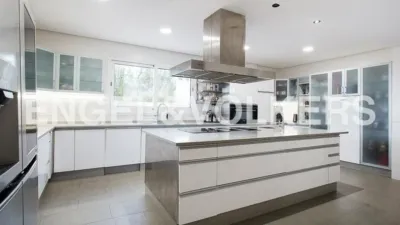 Casa rústica en alquiler en Urbanizaciones Cumbres de Calicanto-Manyes-Barbeta, Urbanizaciones Cumbres de Calicanto-Manyes-Barbeta (Torrent) de 11.900 €<span>/mes</span>
